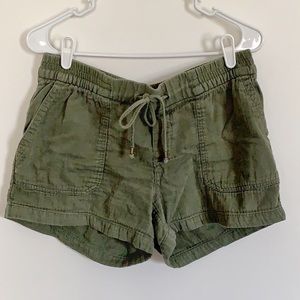 Army Green Linen Shorts, Size M
